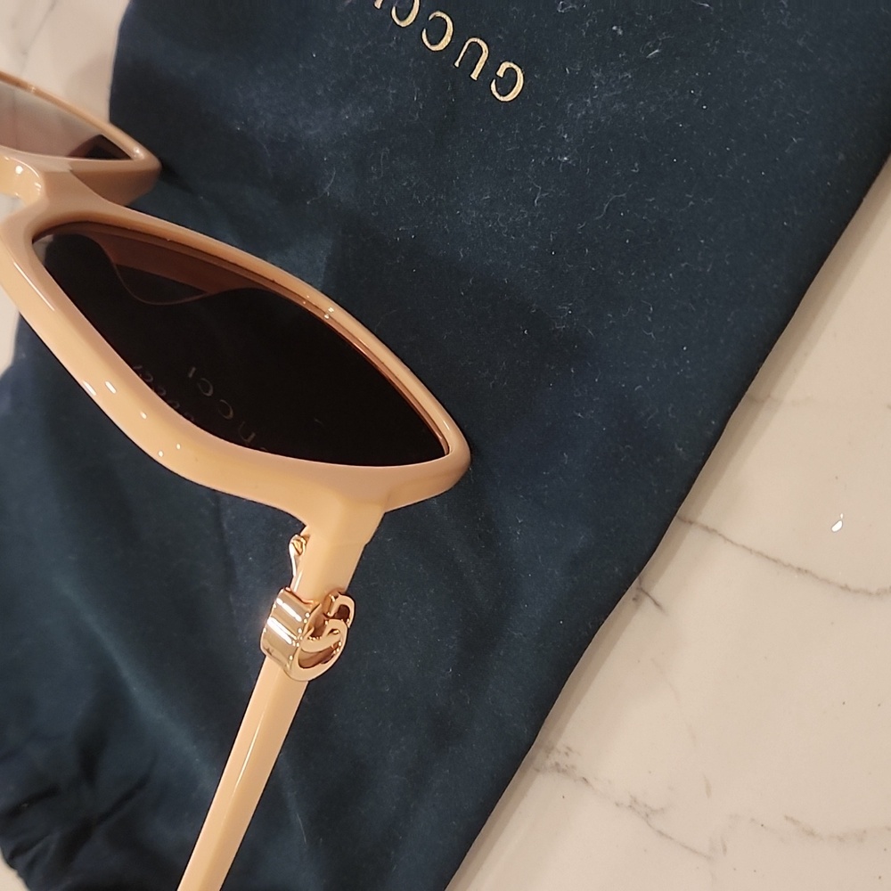 GUCCI Retro Sunglasses